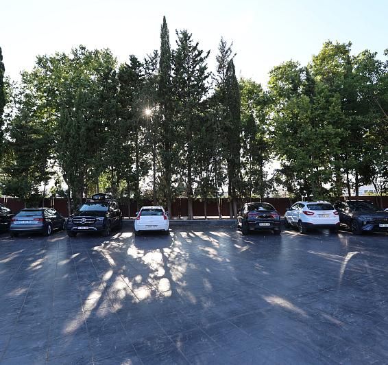 Stationnement extérieur privé